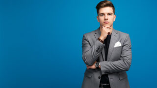 首元の印象で差をつけろ！男の首シワ対策をプロが解説