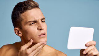 肌老化の原因とは？老化を防ぐために知っておきたい5つの主要因をプロが解説