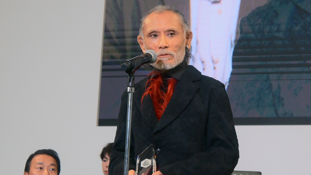 「第6回 Men’s Beautyアワード」にて「Beautyライフスタイル部門」に選出された片岡鶴太郎氏