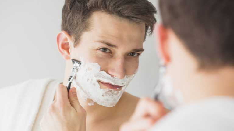 美容家が教える 髭剃りで肌あれする原因と正しい髭の剃り方5つのコツ Be Log